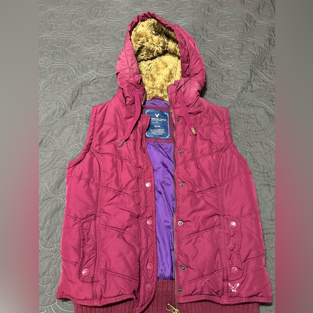 American Eagle puffer vest